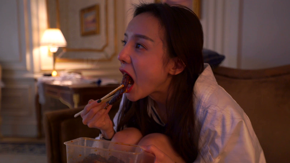 秀人网果哥出品女神娜娜勾引外卖小哥铂金版1V/324M